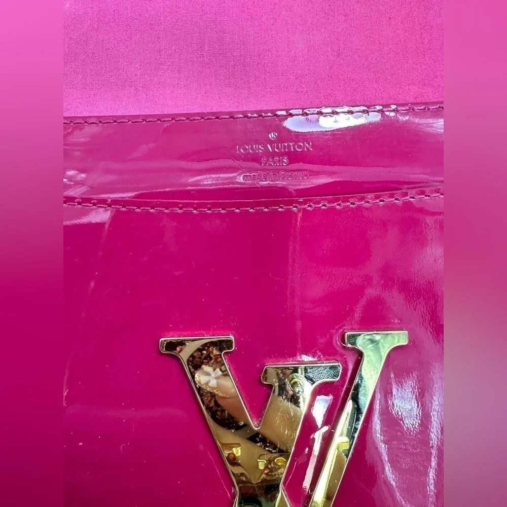 louis vuitton louise clutch patent in pink